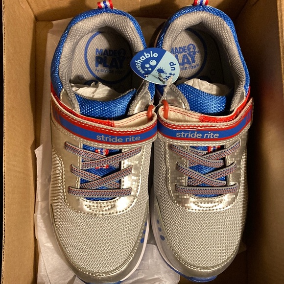 *New* Stride Rite Made 2 Play Washable & Light Up Shoes Size 2 - Picture 1 of 10